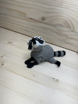 Articulating Raccoon – A Playful, Poseable Friend